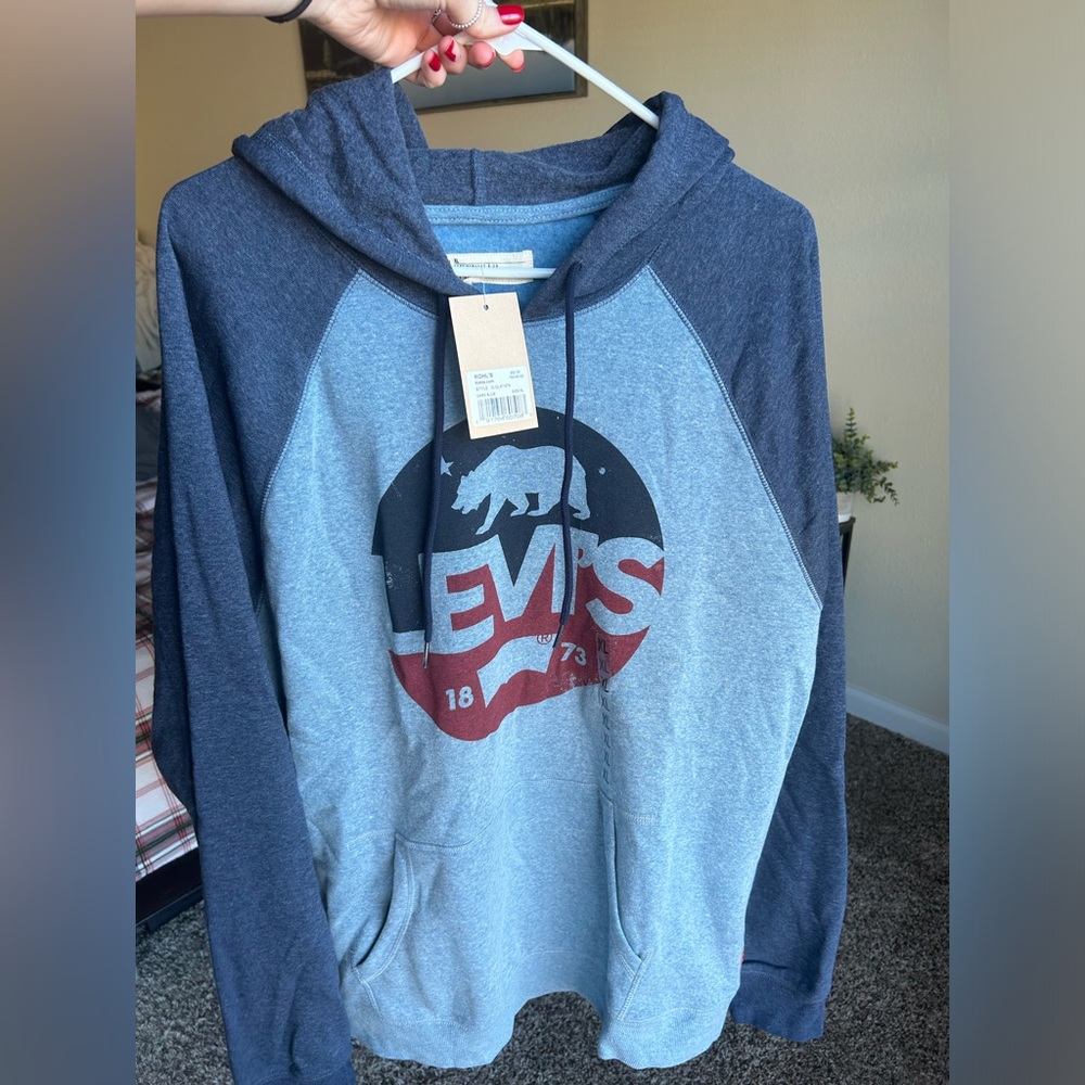 Levi’s Sweatshirt